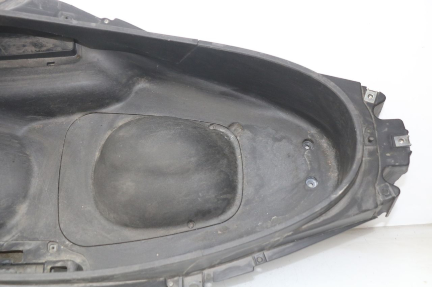 photo de SEAT STORAGE BOX PIAGGIO MP3 LT 300 (2010 - 2016) - Markings and original references