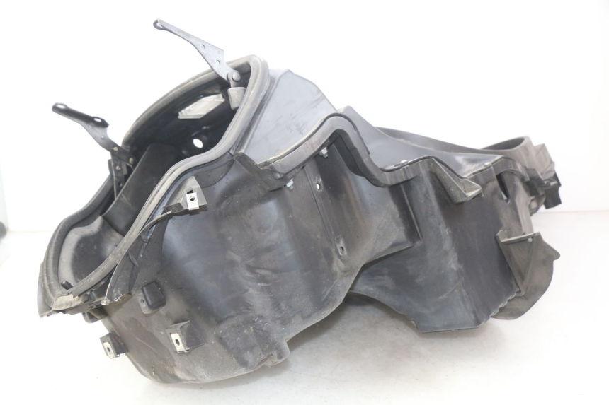 photo de SEAT STORAGE BOX PIAGGIO MP3 500 (2011 - 2015) - Zoom on usage condition