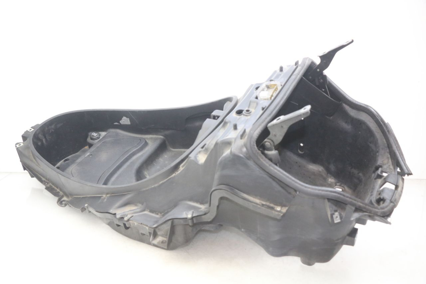 photo de SEAT STORAGE BOX PIAGGIO MP3 500 (2011 - 2015) - Technical close-up