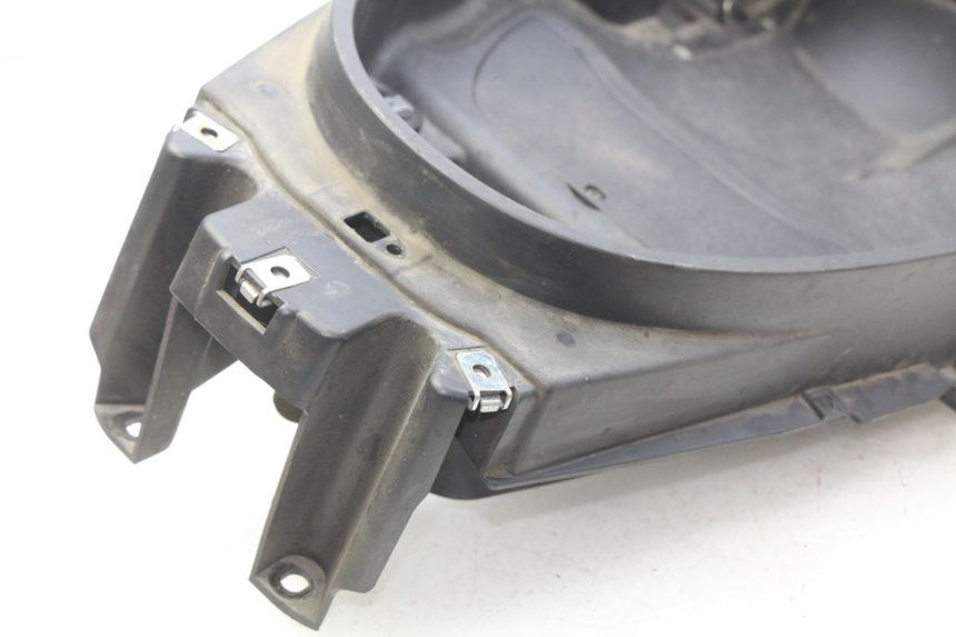 photo de SEAT STORAGE BOX PIAGGIO MP3 500 (2011 - 2015) - Fixing points details