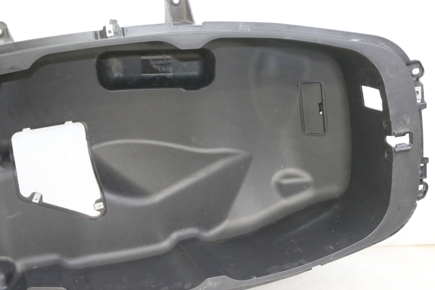 photo de UNDERSEAT STORAGE PIAGGIO MP3 500 (2014 - 2016)