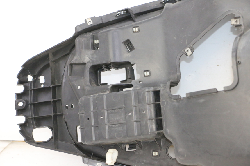 photo de UNDERSEAT STORAGE PIAGGIO MP3 500 (2014 - 2016)