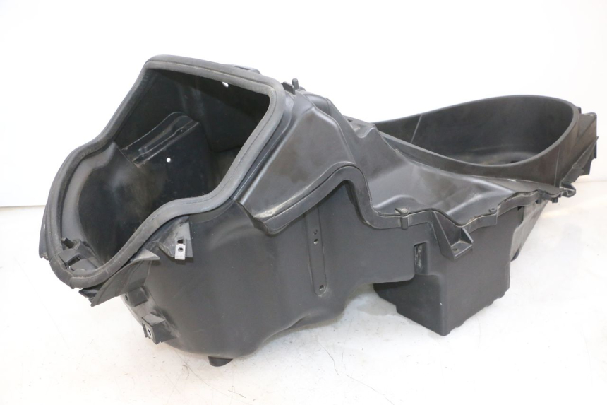 photo de UNDERSEAT STORAGE PIAGGIO MP3 RL 250 (2007 - 2010) - Component detail
