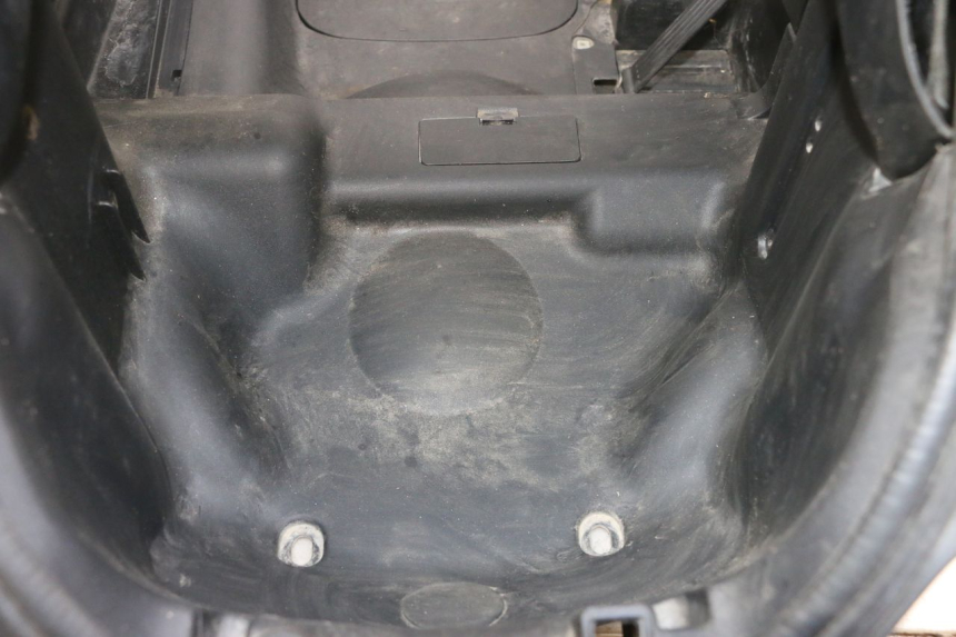 photo de UNDERSEAT STORAGE PIAGGIO MP3 RL 250 (2007 - 2010) - Component detail