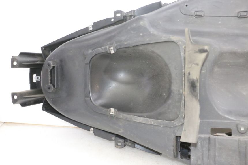 photo de UNDERSEAT STORAGE PIAGGIO MP3 RL 250 (2007 - 2010) - Additional view of the item