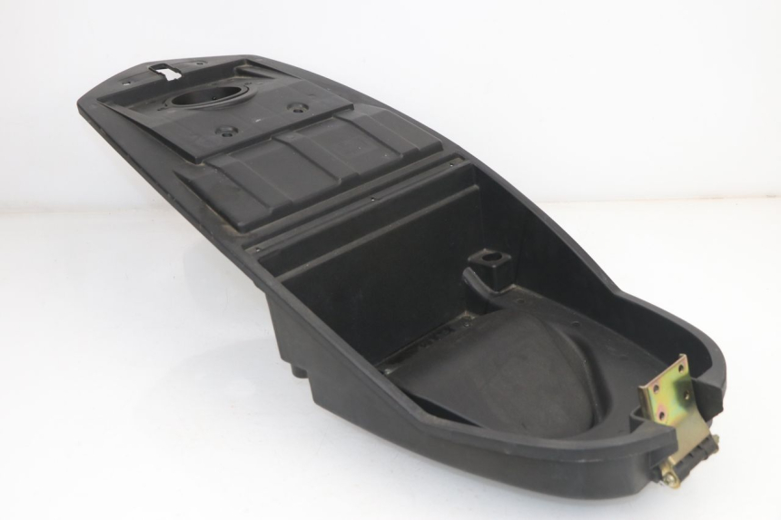 photo de UNDERSEAT STORAGE KEEWAY OUTLOOK 125 (2007 - 2013)