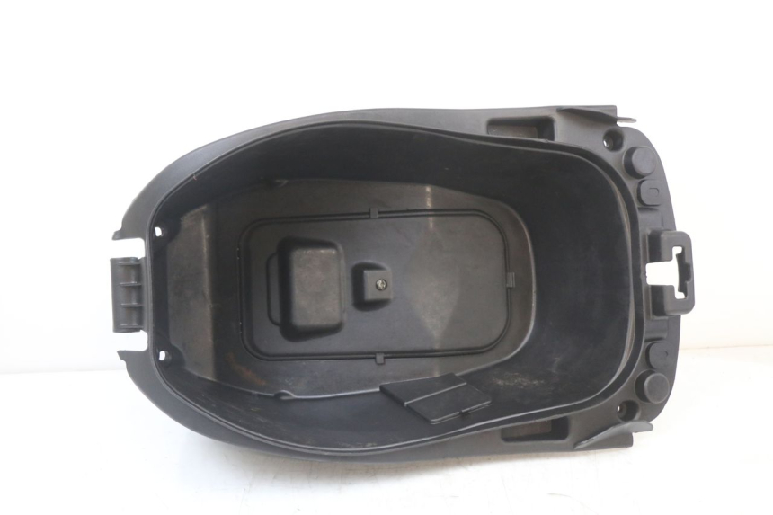 photo de UNDERSEAT STORAGE PEUGEOT DJANGO 125 (2014 - 2017)