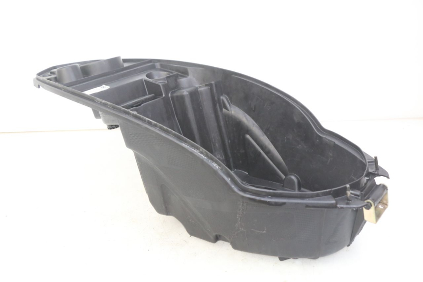 photo de SEAT STORAGE BOX PEUGEOT KISBEE 2T 50 (2018 - 2022)