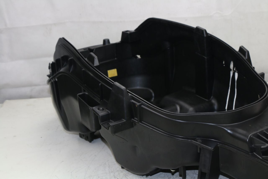 photo de UNDERSEAT STORAGE PEUGEOT SATELIS 125 (2010 - 2012)