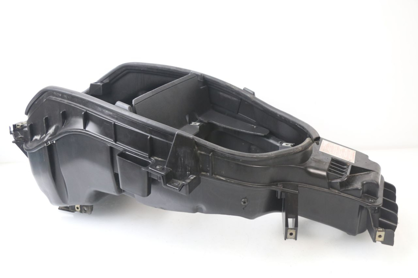 photo de UNDERSEAT STORAGE PEUGEOT SATELIS COMPRESSOR K15 125 (2006 - 2009)