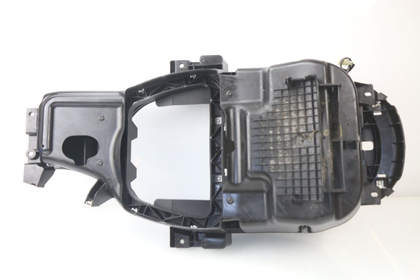 photo de UNDERSEAT STORAGE PEUGEOT SATELIS COMPRESSOR K15 125 (2006 - 2009)