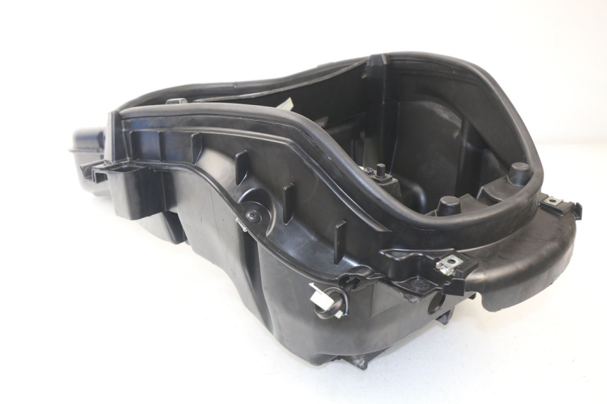 photo de UNDERSEAT STORAGE PEUGEOT SATELIS COMPRESSOR K15 125 (2006 - 2009)