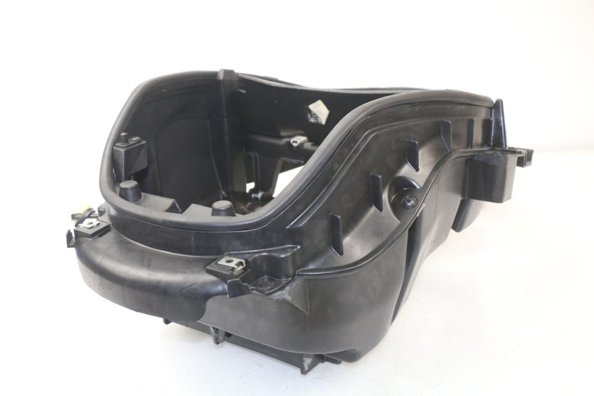 photo de UNDERSEAT STORAGE PEUGEOT SATELIS COMPRESSOR K15 125 (2006 - 2009)