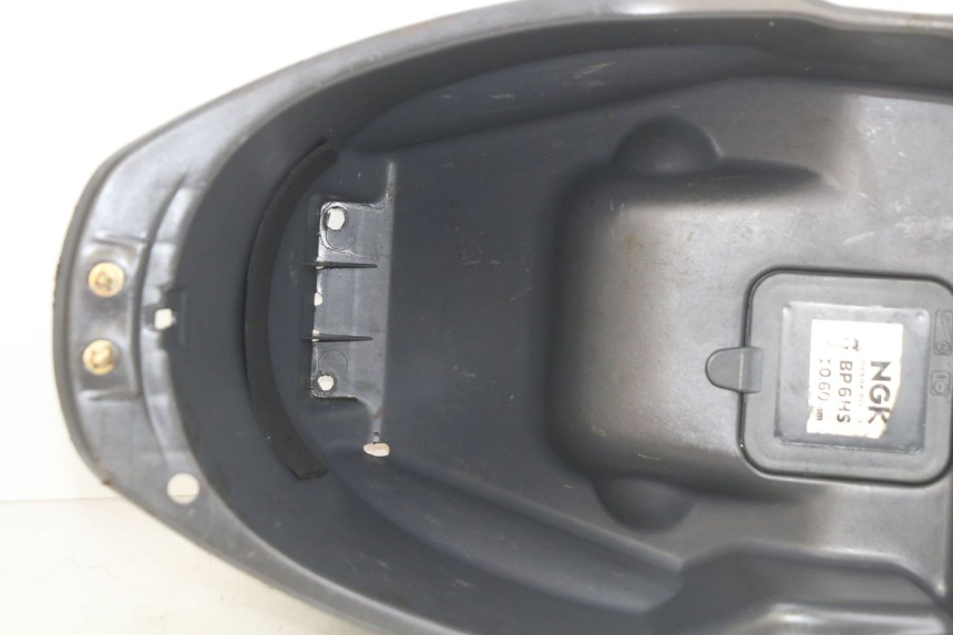 photo de SEAT STORAGE BOX PEUGEOT SV 125 (1991 - 1994)