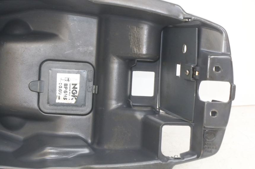 photo de SEAT STORAGE BOX PEUGEOT SV 125 (1991 - 1994)