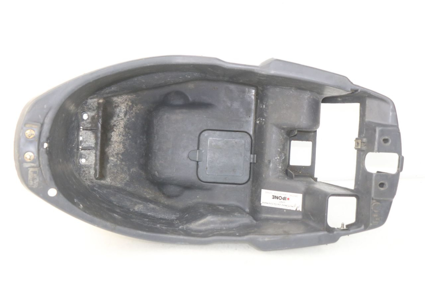 photo de UNDERSEAT STORAGE PEUGEOT SV 80 (1993 - 1997)