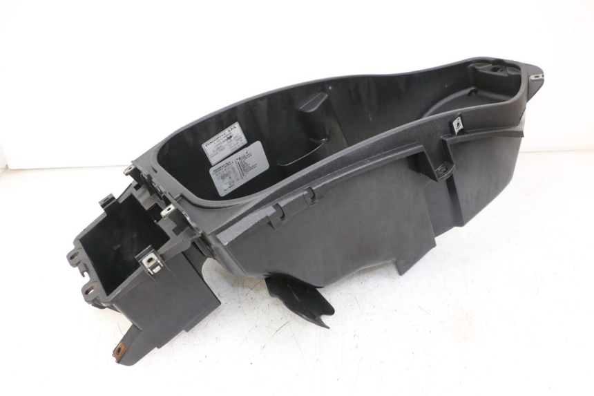 photo de UNDERSEAT STORAGE PIAGGIO BEVERLY 125 (1998 - 2005)