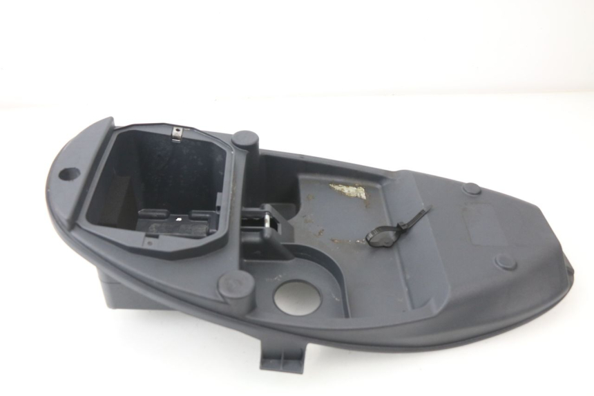 photo de UNDERSEAT STORAGE PIAGGIO LIBERTY 4T 50 (2009 - 2015)