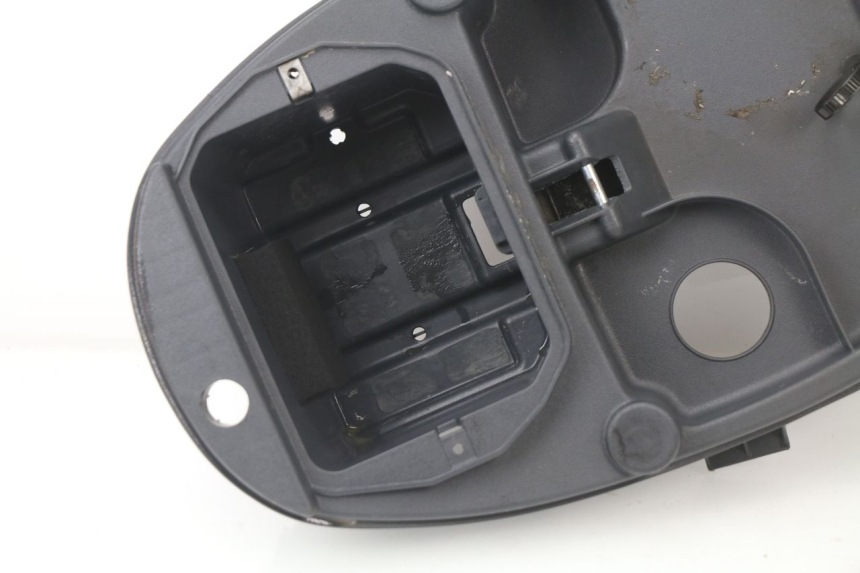 photo de UNDERSEAT STORAGE PIAGGIO LIBERTY 4T 50 (2009 - 2015)