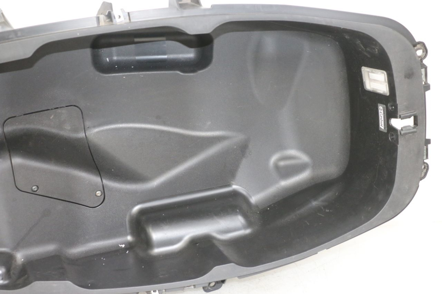 photo de UNDERSEAT STORAGE PIAGGIO MP3 HPE 350 (2018 - 2020)