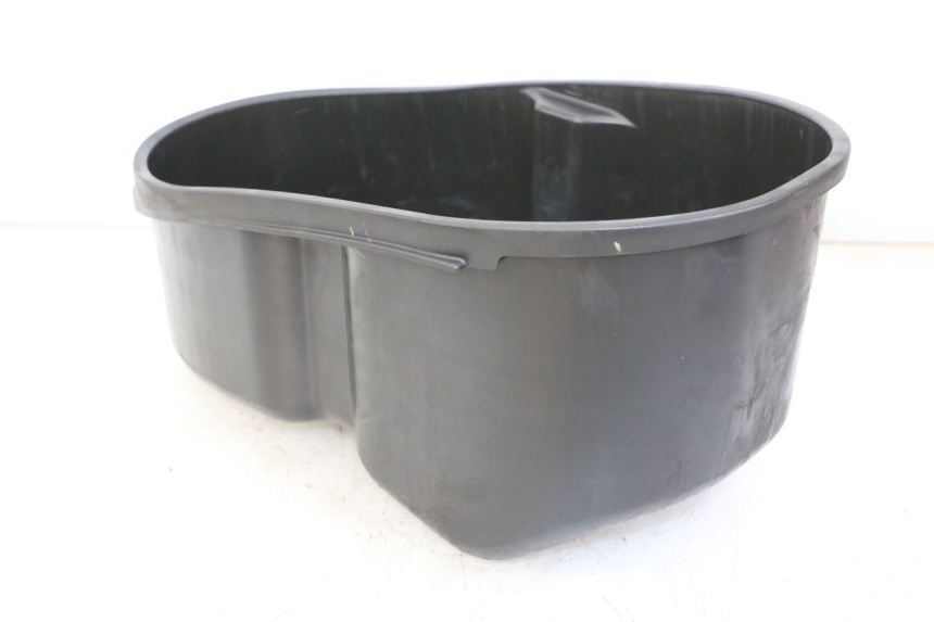 photo de UNDERSEAT STORAGE PIAGGIO VESPA GRANTURISMO 200 (2004 - 2005)