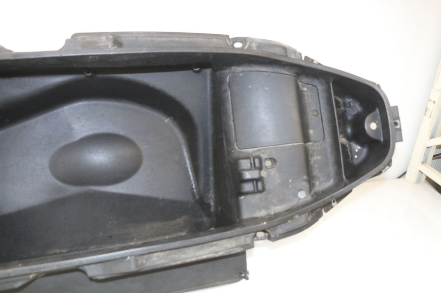 photo de UNDERSEAT STORAGE PIAGGIO X9 125 (2000 - 2003)