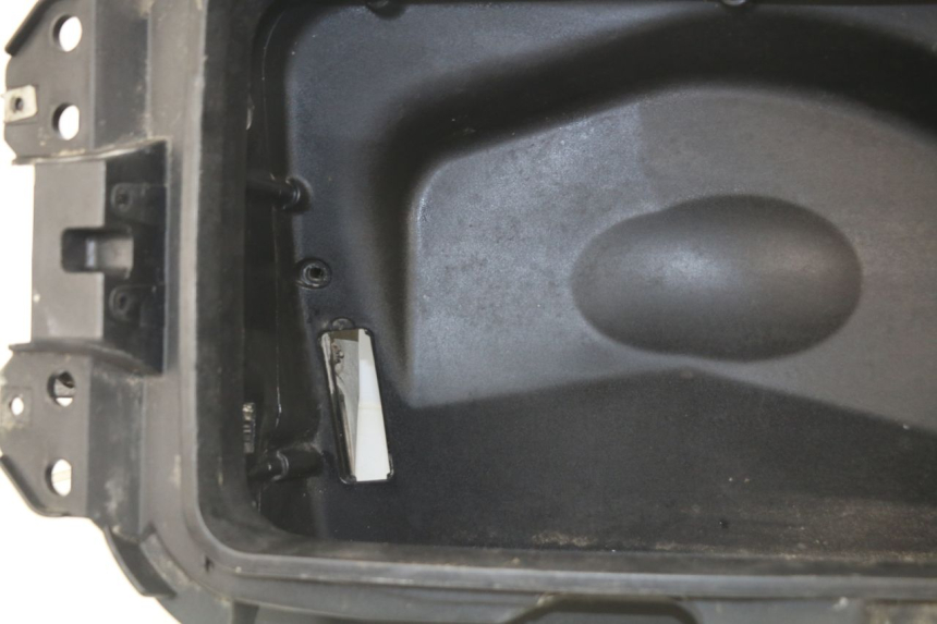 photo de UNDERSEAT STORAGE PIAGGIO X9 125 (2000 - 2003)