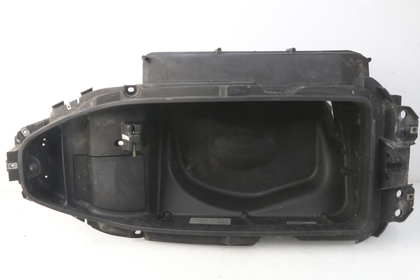 photo de UNDERSEAT STORAGE PIAGGIO X9 EVOLUTION 125 (2003 - 2007)