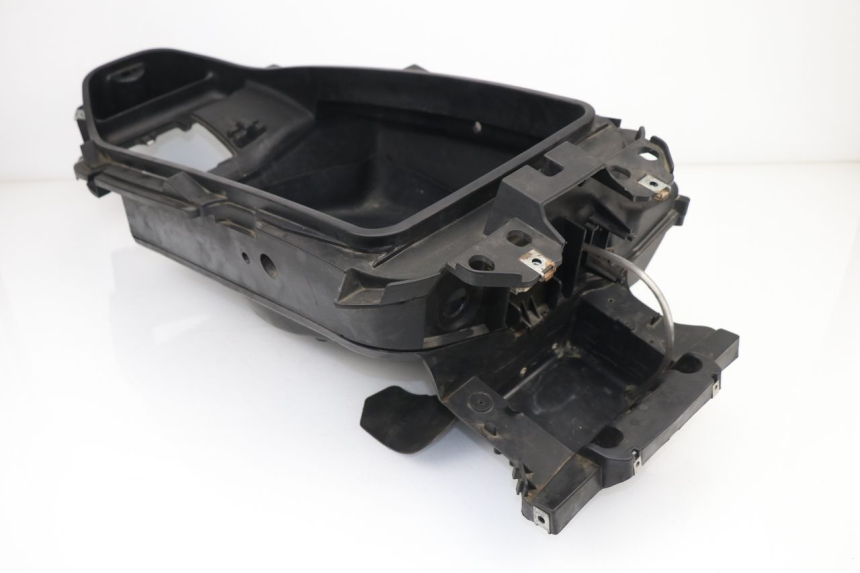 photo de UNDERSEAT STORAGE PIAGGIO X9 EVOLUTION 125 (2003 - 2007)