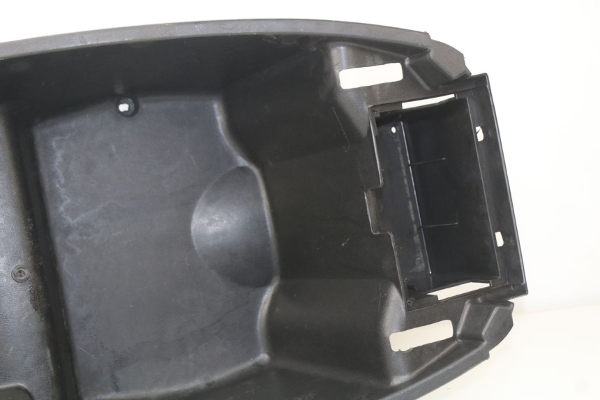 photo de UNDERSEAT STORAGE RAZZO STEED 125 (2012 - 2018)