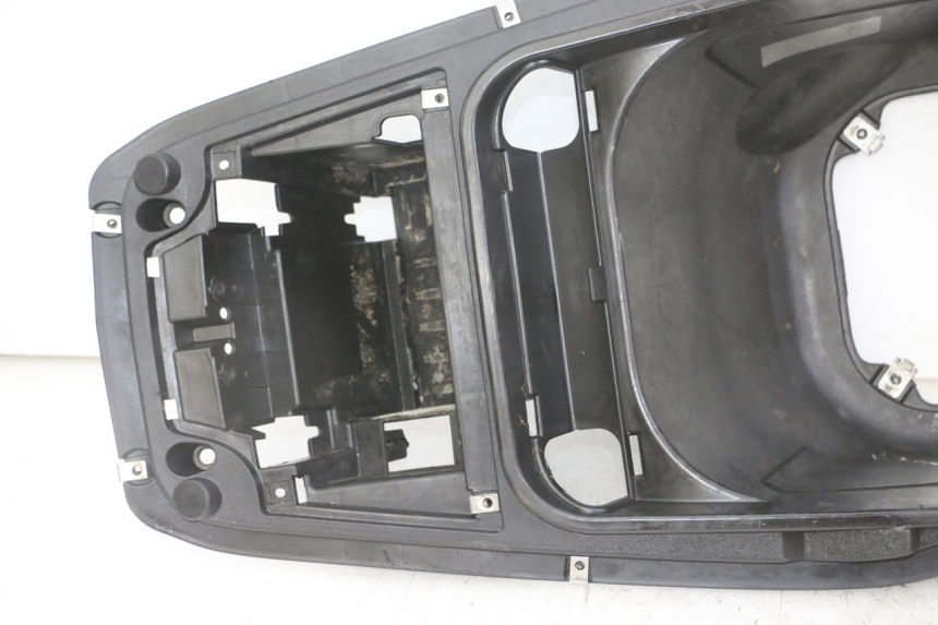 photo de UNDERSEAT STORAGE GILERA RUNNER SL 50 (2006 - 2009)
