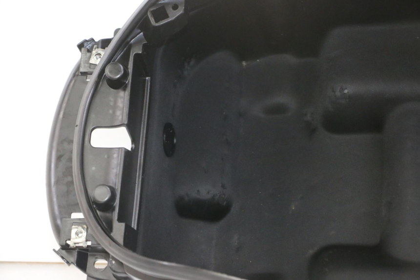 photo de UNDERSEAT STORAGE PEUGEOT SATELIS 125 (2013 - 2018)