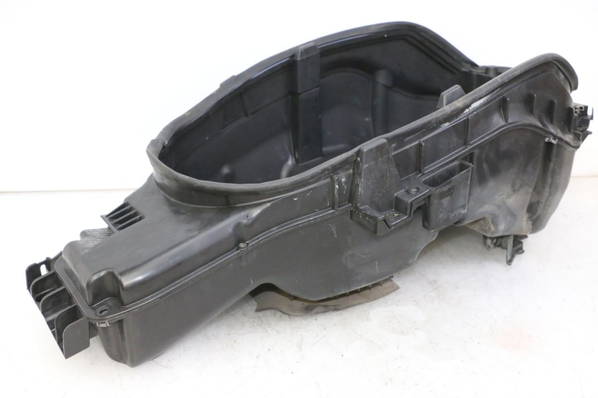 photo de UNDERSEAT STORAGE PEUGEOT SATELIS 250 (2006 - 2012)