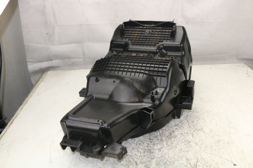 photo de UNDERSEAT STORAGE PEUGEOT SATELIS 400 (2007 - 2013)