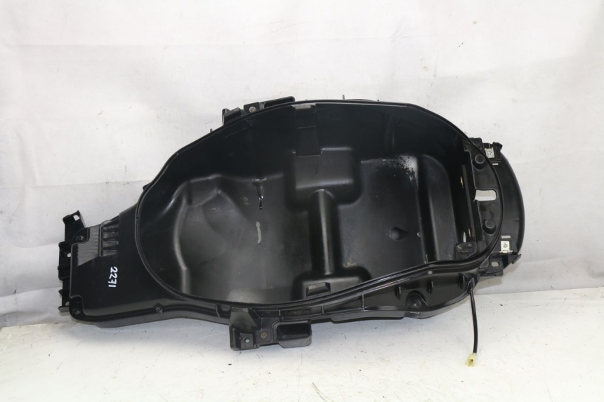 photo de UNDERSEAT STORAGE PEUGEOT SATELIS 400 (2007 - 2013)