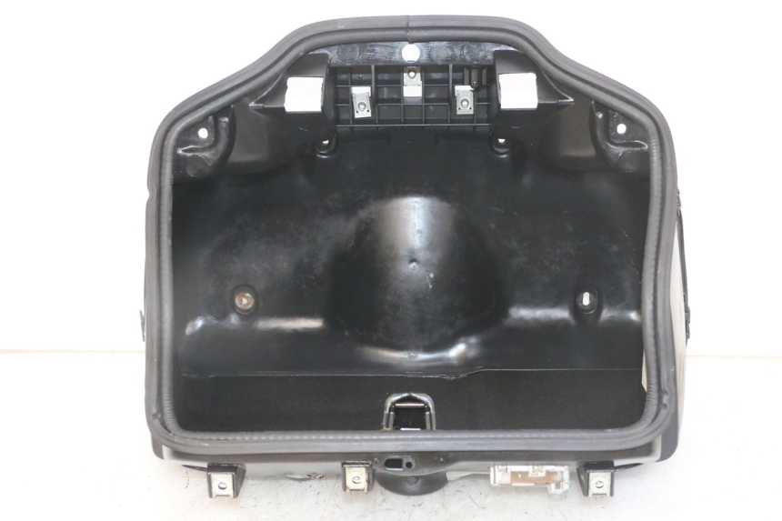 photo de UNDERSEAT STORAGE PIAGGIO SUPER LX 125 (2000 - 2003)