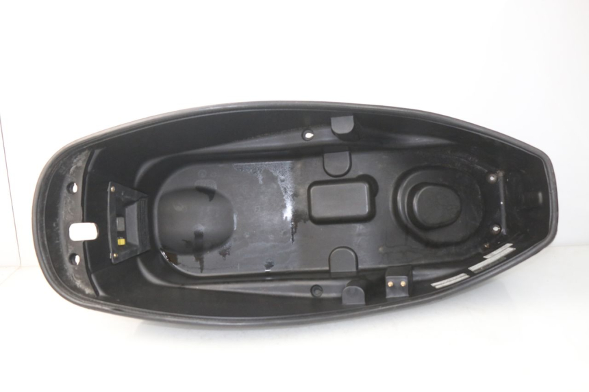 photo de UNDERSEAT STORAGE SYM GTS EFI ABS 125 (2012 - 2016)