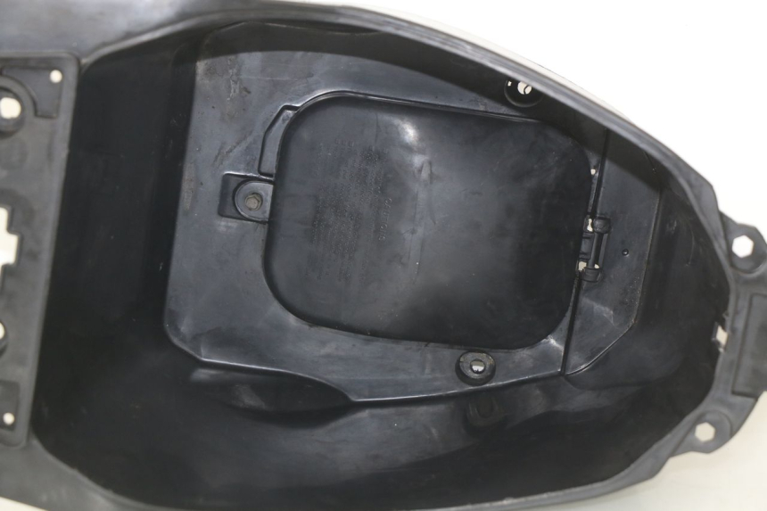 photo de UNDERSEAT STORAGE TNT MOTOR ROMA 10' 2T 50 (2011 - 2018)