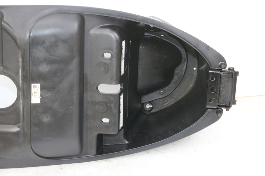 photo de UNDERSEAT STORAGE PEUGEOT TWEET PRO CARGO 50 (2018 - 2020)