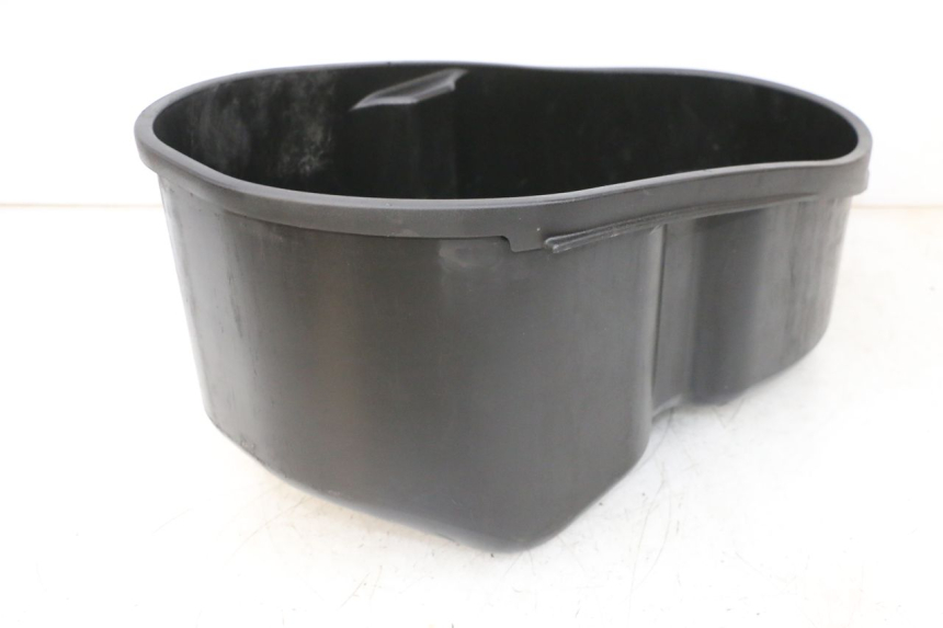 photo de UNDERSEAT STORAGE PIAGGIO VESPA GTS SUPER IE 125 (2009 - 2016) - Zoom on usage condition