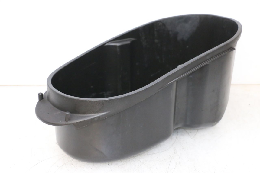 photo de UNDERSEAT STORAGE PIAGGIO VESPA GTS SUPER IE 125 (2009 - 2016) - Technical close-up