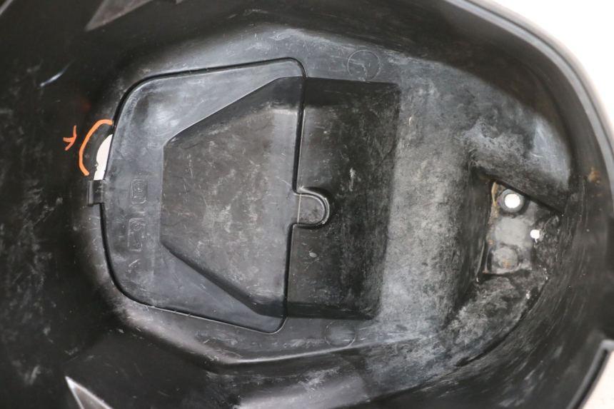 photo de UNDERSEAT STORAGE PEUGEOT VIVACITY 100 (1999 - 2008) - Surface and material condition