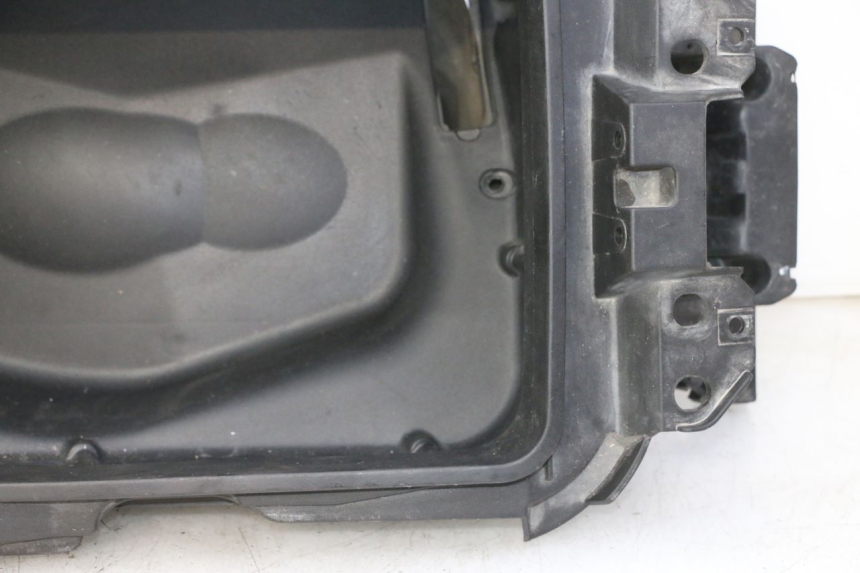 photo de UNDERSEAT STORAGE PIAGGIO X9 EVOLUTION 125 (2003 - 2007)