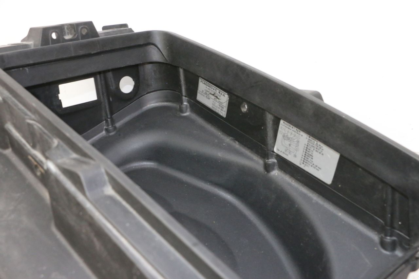photo de UNDERSEAT STORAGE PIAGGIO X9 EVOLUTION 125 (2003 - 2007)