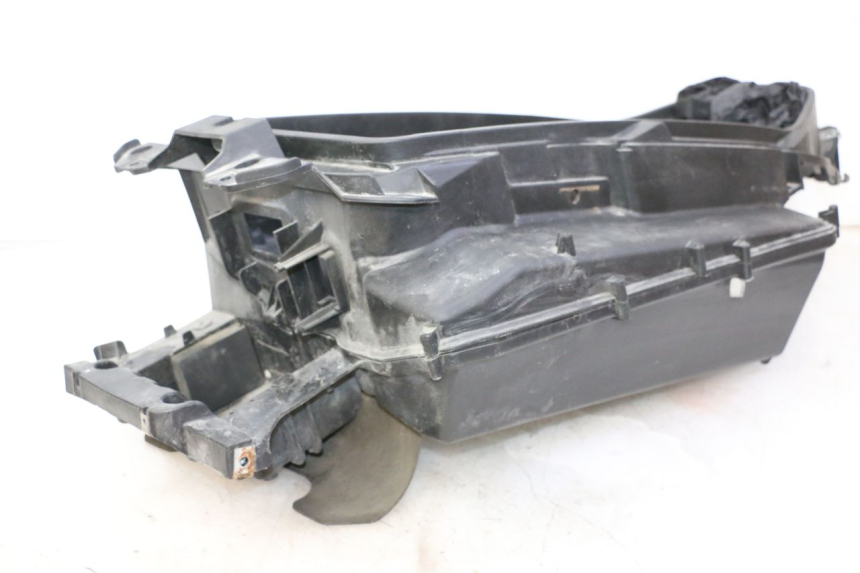 photo de UNDERSEAT STORAGE PIAGGIO X9 EVOLUTION 125 (2003 - 2007)