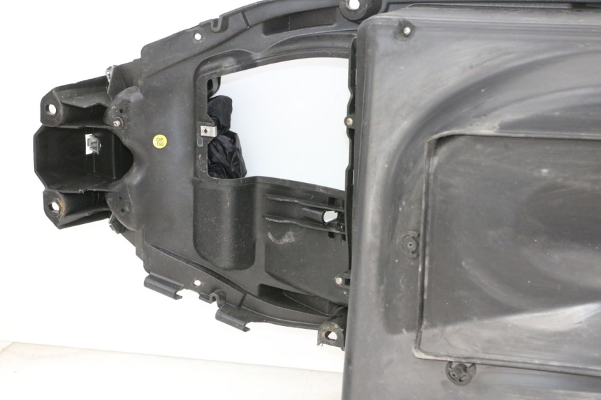 photo de UNDERSEAT STORAGE PIAGGIO X9 EVOLUTION 125 (2003 - 2007)