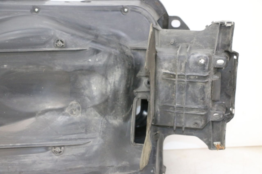 photo de UNDERSEAT STORAGE PIAGGIO X9 EVOLUTION 125 (2003 - 2007)
