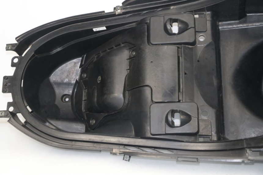 photo de UNDERSEAT STORAGE YAMAHA YP MAJESTY 400 (2004 - 2008)