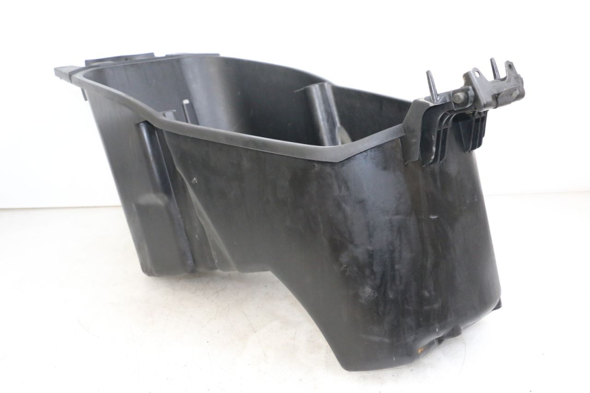 photo de UNDERSEAT STORAGE YAMAHA YP MAJESTY 125 (2002 - 2006)