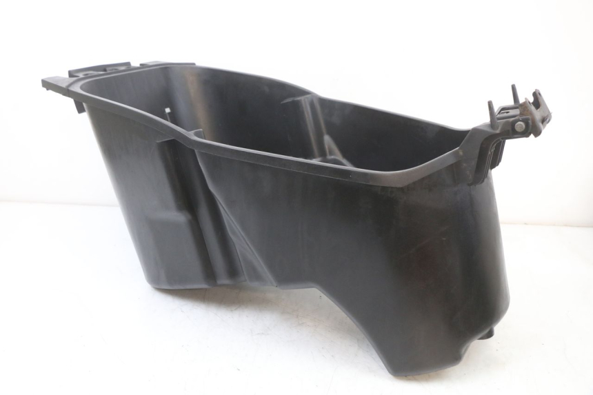 photo de UNDERSEAT STORAGE YAMAHA YP MAJESTY 125 (2002 - 2006)